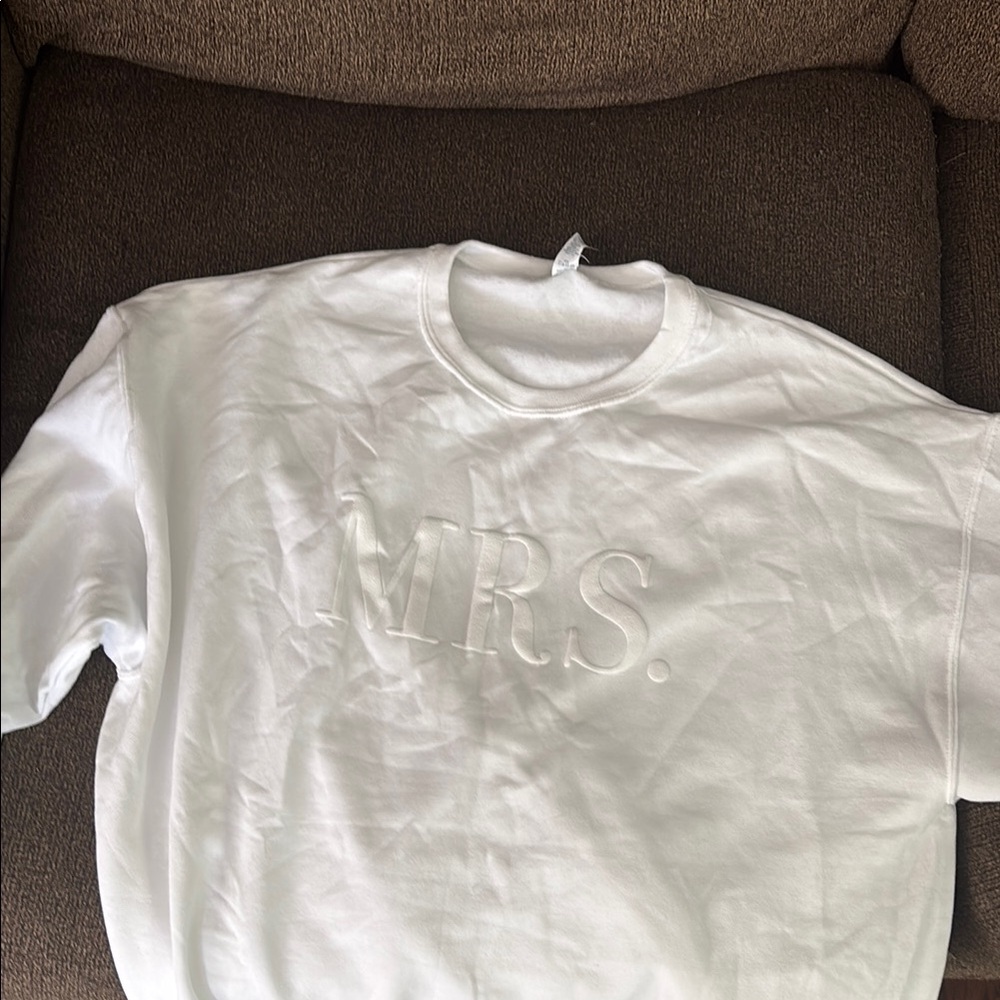 White 'MRS.' Embroidered T-Shirt